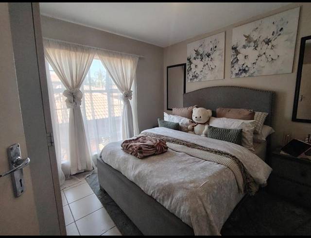 2 BEDROOM PROPERTY TO RENT IN DIE HOEWES